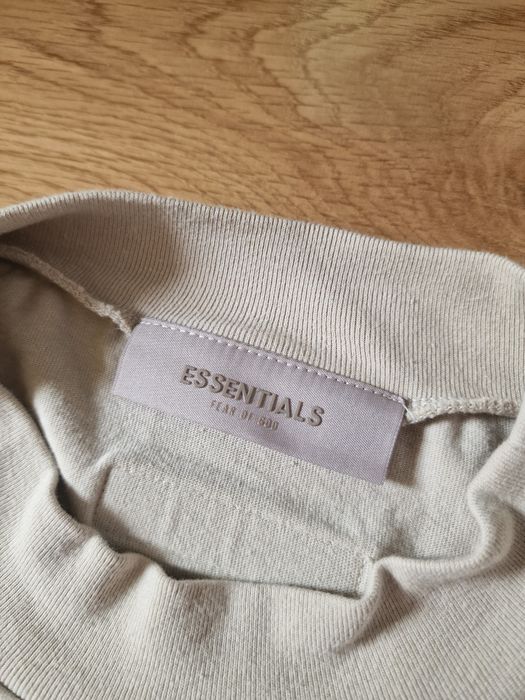 Koszulka fear of god essentials beżowa r.M