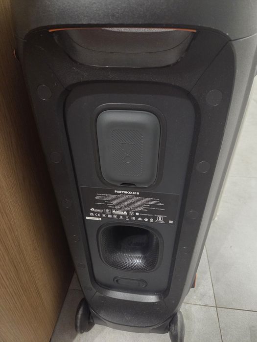 Sprzedam używany głośnik jbl