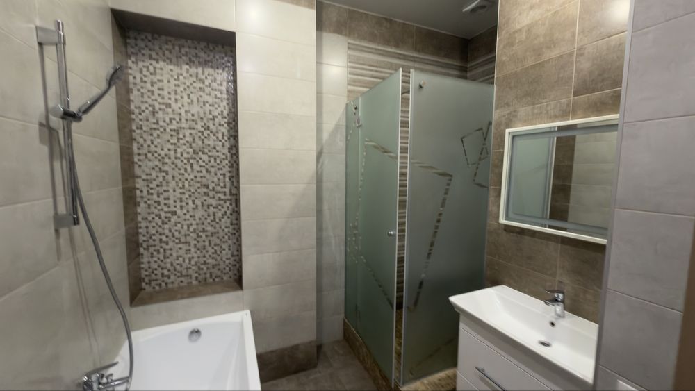 Продам 3к квартирус немонтом  в клубном доме!Центр