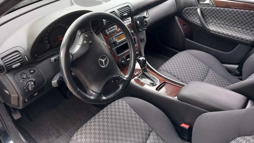 Vendo Mercedes C220 CDI caixa automática