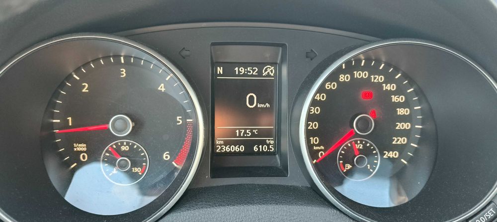 VW Golf Variant 1.6TDI Highline BlueMotion foto 2