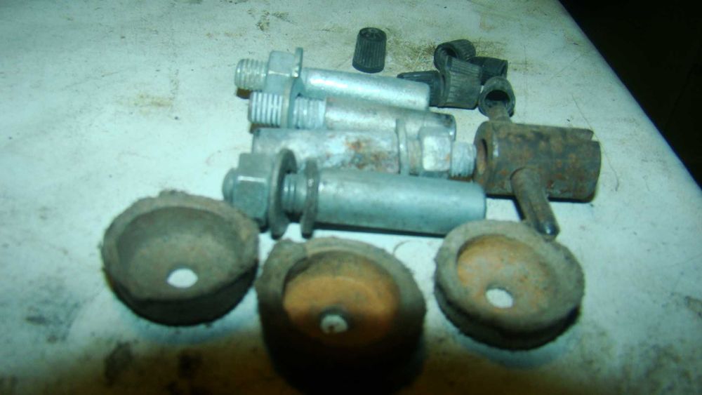 Drobiazgi do starych rowerów i pompek