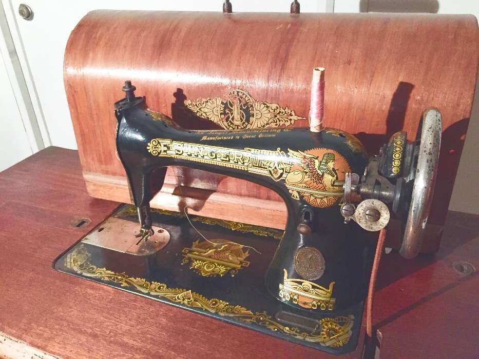 Máquina de Costura Singer - tudo de origem - a funcionar na perfeição