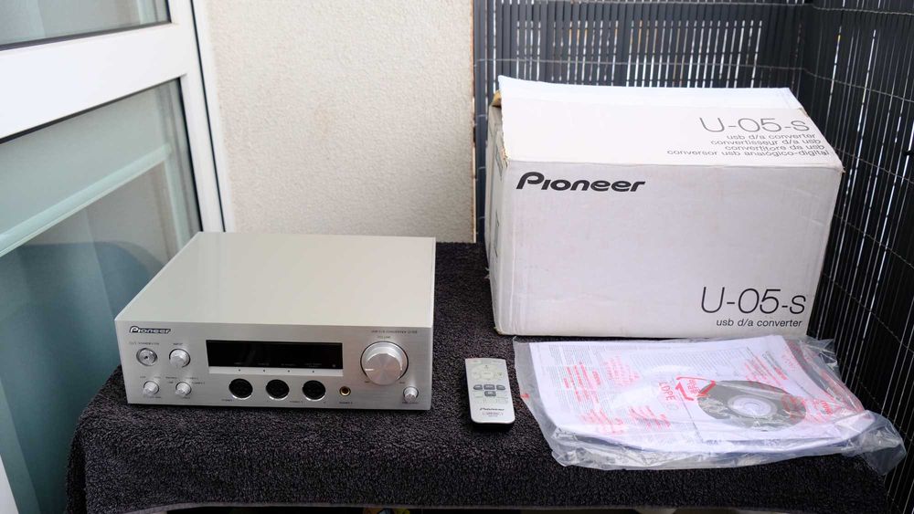 Wzmacniacz słuchawkowy/DAC Pioneer U-05-S