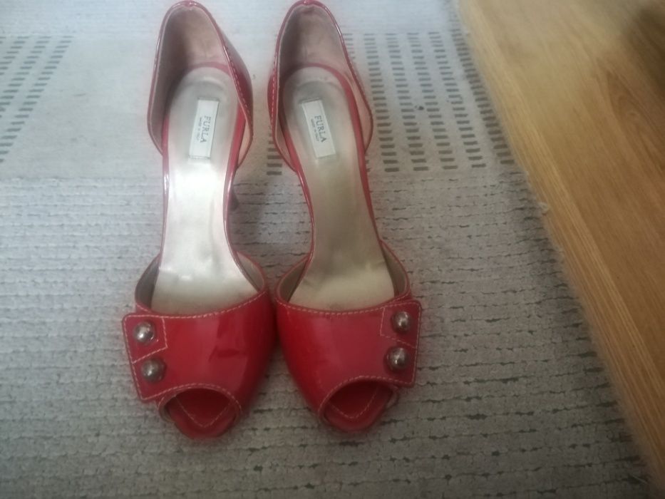 Sapatos vermelhos Furla