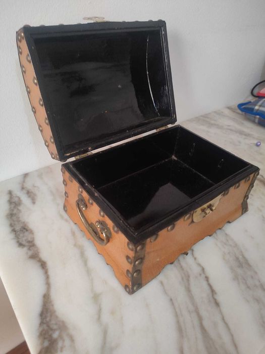 Mini baú decorativo e funcional