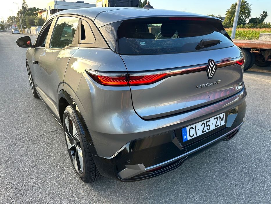 Renault Mégane E-Tech EV60 220hp optimum charge Equilibre