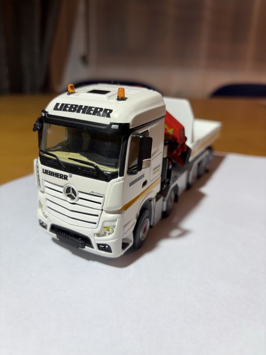 WSI 1:50 Mercedes Actros 8x4 Liebherr Palfinger Pk65002SH Idealny
