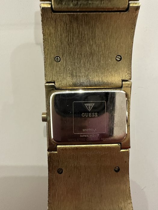 Relógio GUEES de senhora pulso fino
