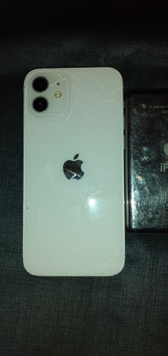 Vendo  este iphone 12