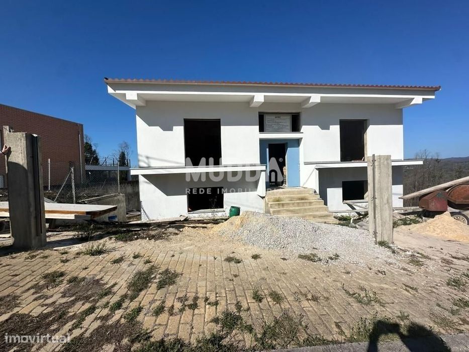 Terreno com Benfeitorias, Albergaria-a-Velha