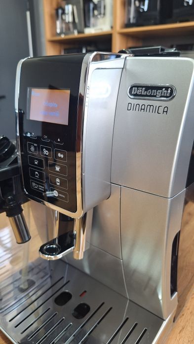 Кавомашина Delonghi Dinamica