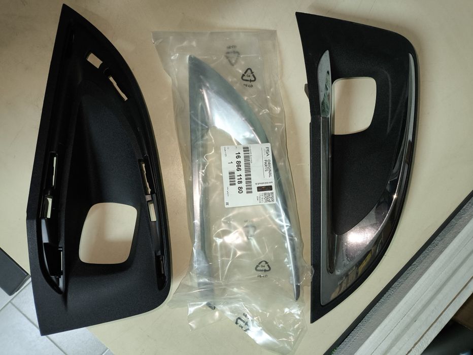 Molduras com cromados luzes nevoeiro Peugeot 3008 II
