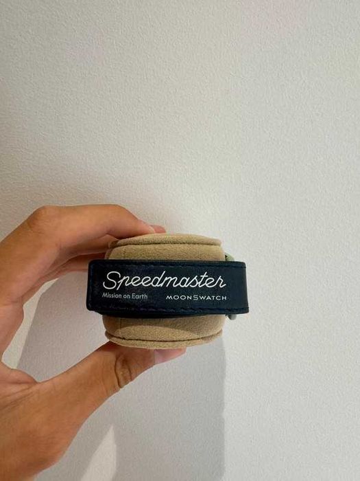 Omega x Swatch Mission To Earth MoonSwatch- SO33G100