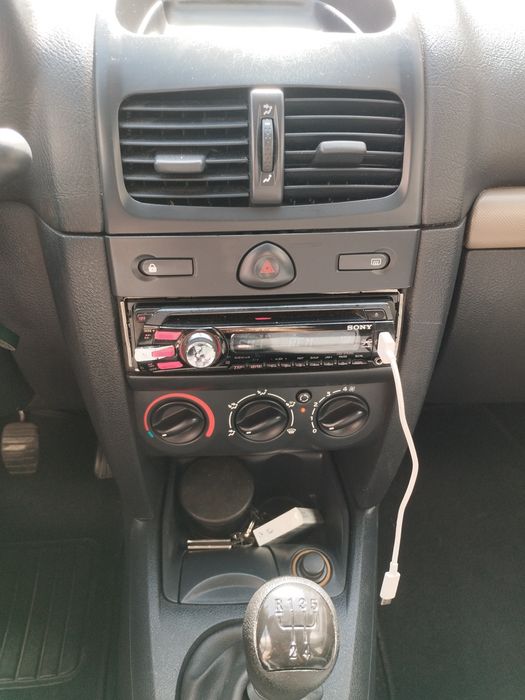 Renault Clio II 1.5 DCI (65 CV)