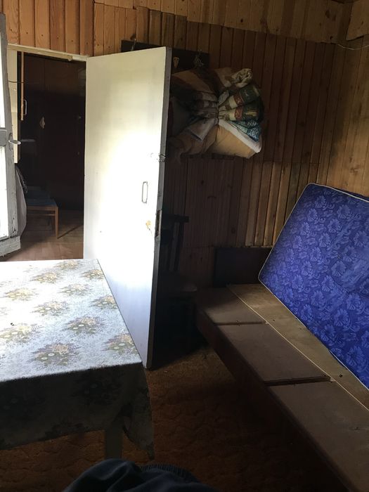 Дачна ділянка з будинком (18 соток, можливий продаж окремо 2 ділянок)