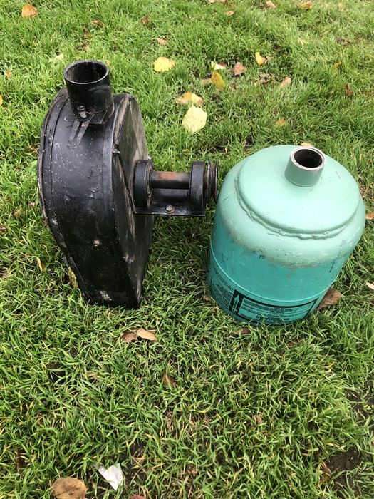 Крупоружка ,дрібнить зерно ,траву