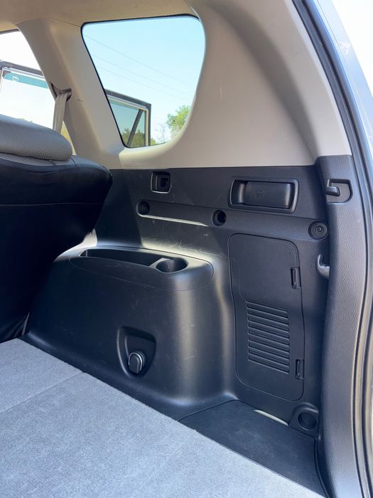 Продам сімейне авто Toyota Rav4 Long 2011