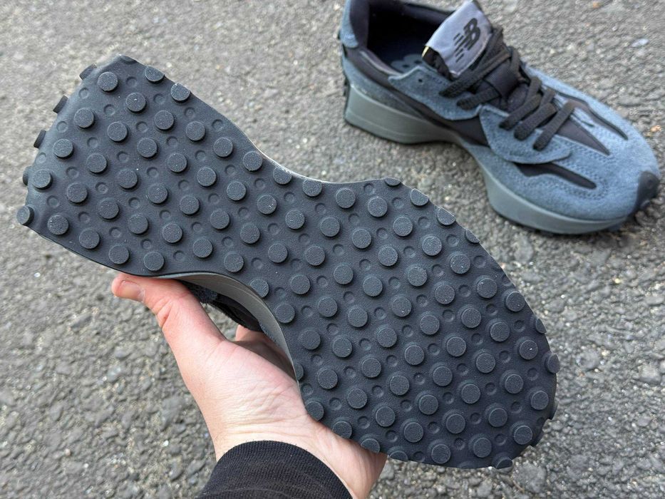 Розпродаж New Balance 327