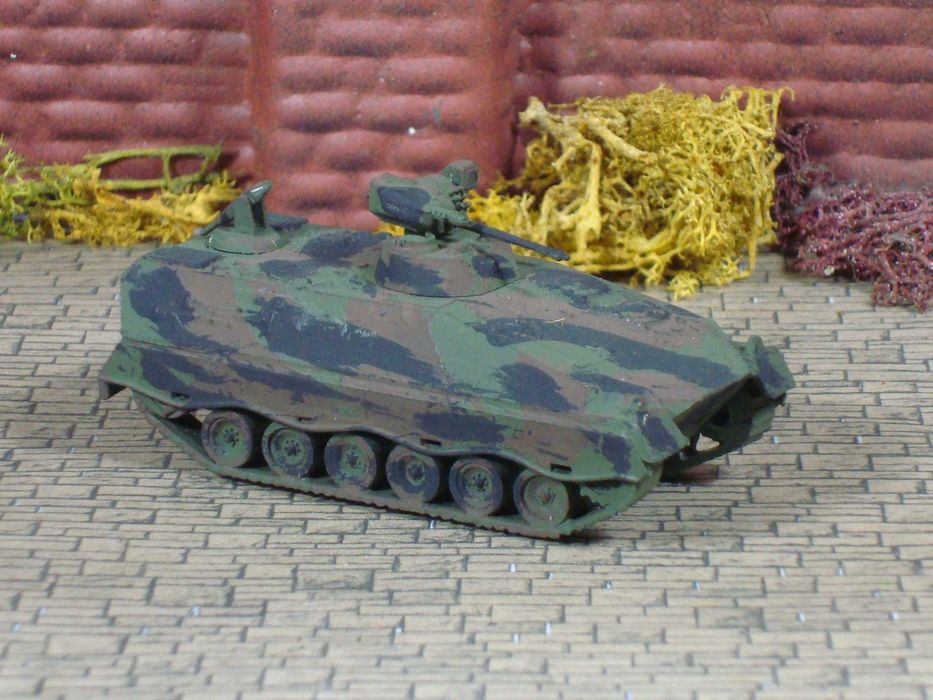 Roco Minitanks - Tanque camuflado exercito US "Marder" / 1:87 / Usado