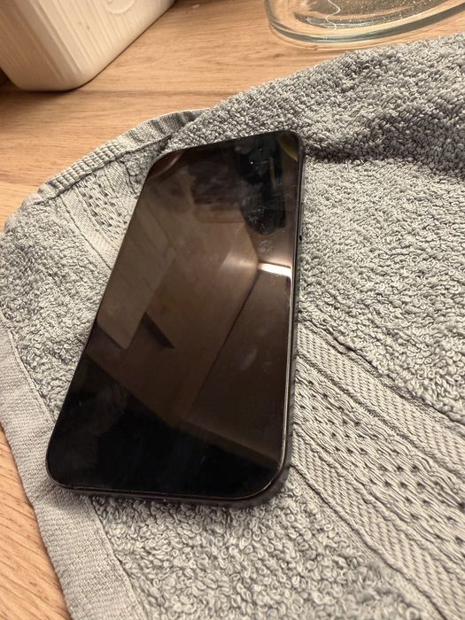 Iphone 15 128 GB 85% baterii