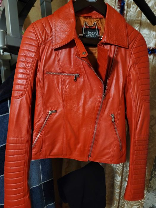 Кожаная женская куртка