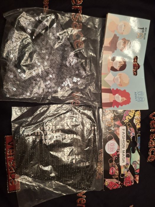 Печатки. Хустини. Ремінці. Маски