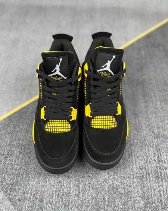 Jordan 4 Retro Thunder R.40