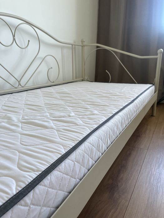 Metalowe łóżko rama, stelaż, materac 90x200