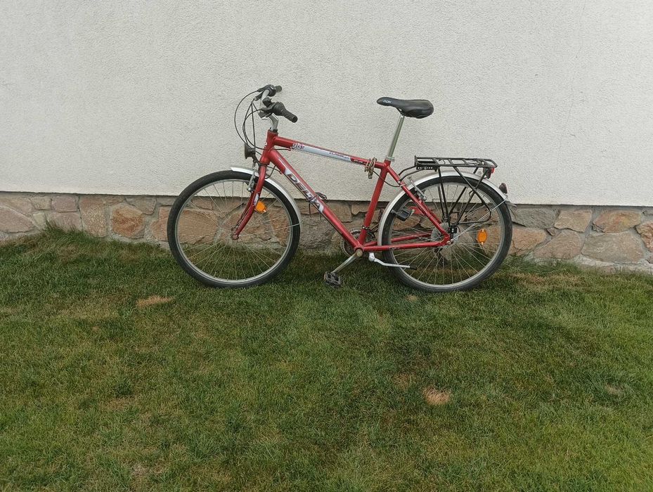 czerwony rower miejski delta