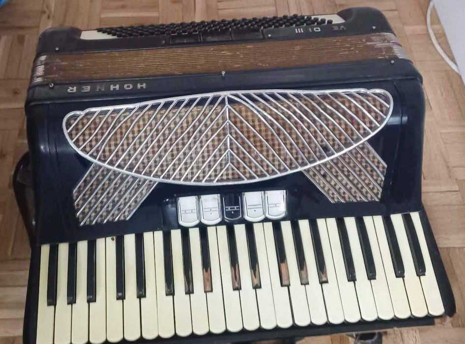 Akordeon Hohner 120 basowy