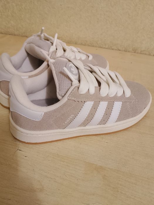 Нові оригінальні кросівки розмір 35 устілка23/23.5