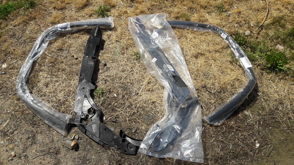 Накладка крила підкапотна ліва права Jeep Grand Cherokee 2017-