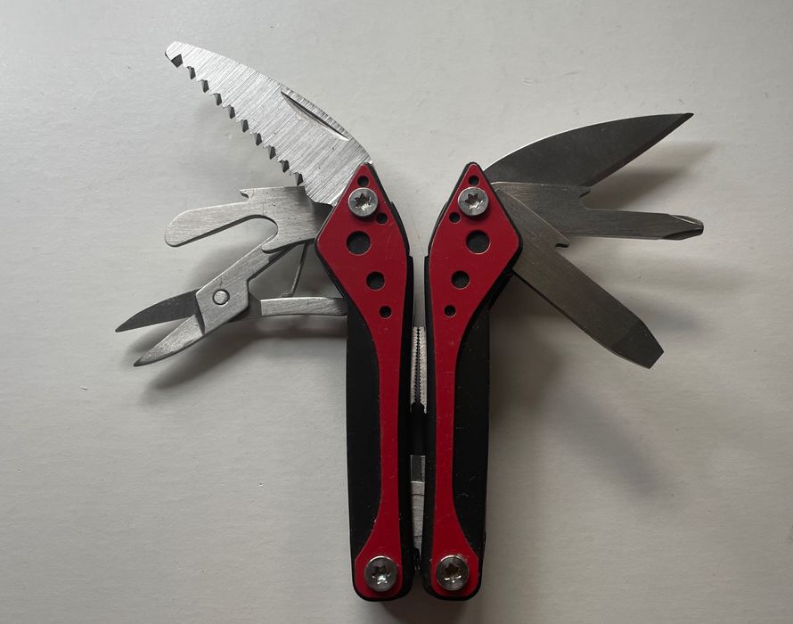 CABELA'S MULTITOOL narzędzie wielofunkcyjne (3)