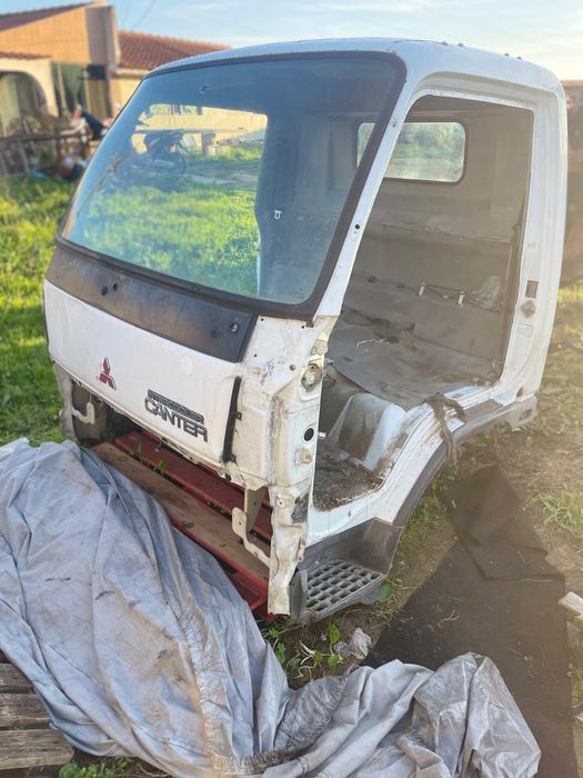 Para peças Cabine mitsubishi canter ano1997