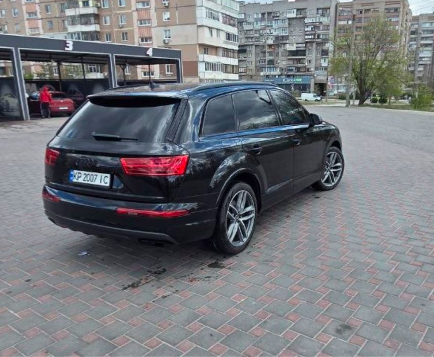 Audi Q7 у відмінному стані