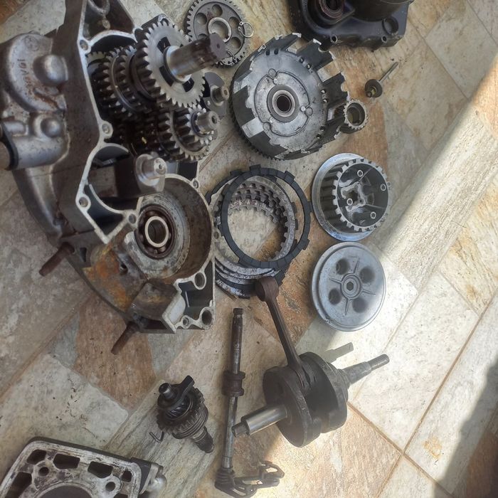 Motor dt125 desmontado