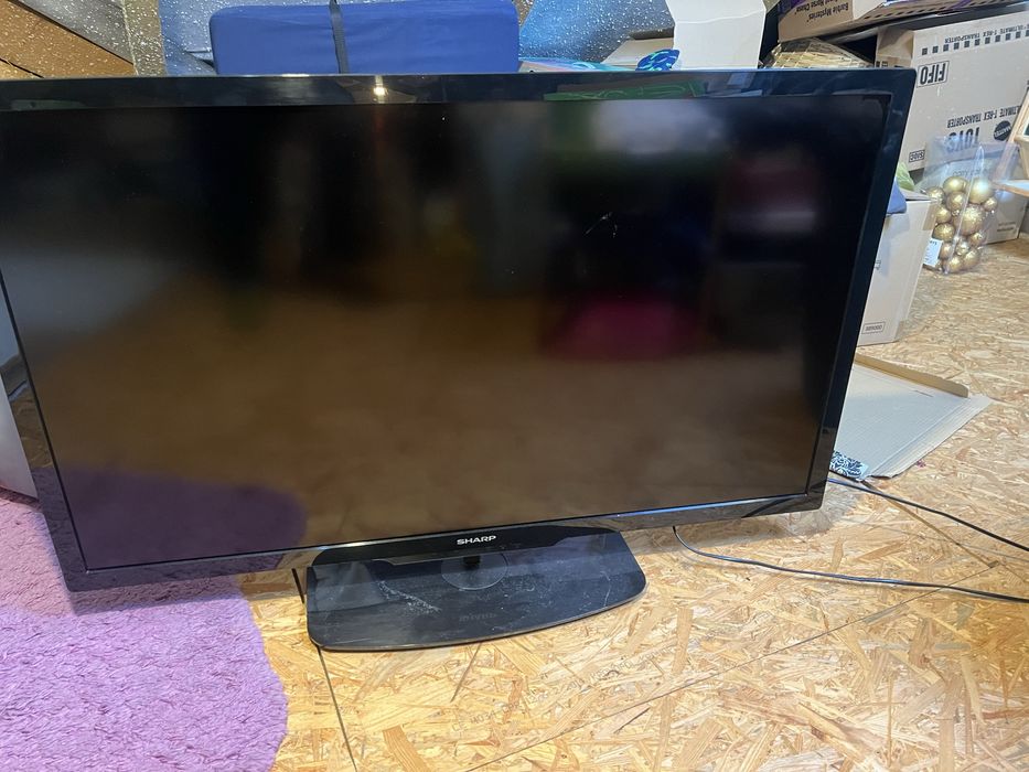 Telewizor SHARP 46 cali