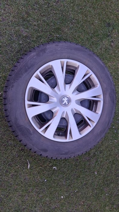 Komplet kół zimowych 15"  felgi kołpaki 185/65/R15