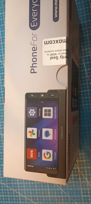 Telefon dla seniora MAXCOM MS601 NOWY nie rozpakowywany