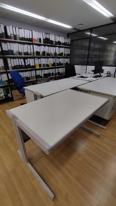 Mobiliário de Escritório – Secretárias (GRÁTIS)