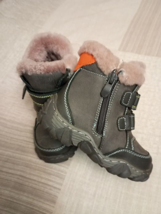 Зимние кожаные  ботинки на мальчика на меху 25 размер