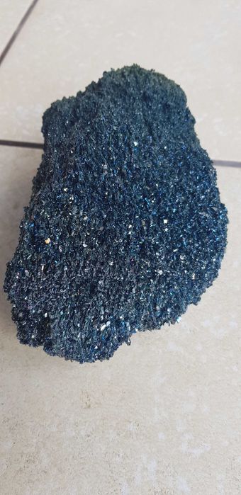 Węglik krzemu karobrund duży kryształ 1270 G 1,27 KG