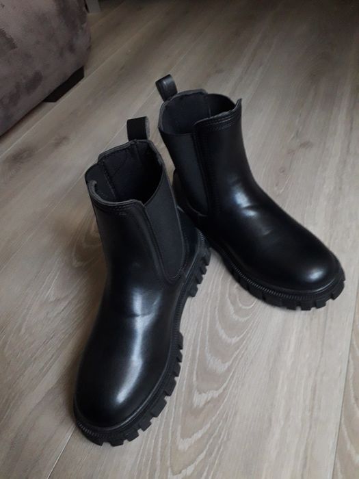 Buty rozm. 38 wkładka 24 cm.