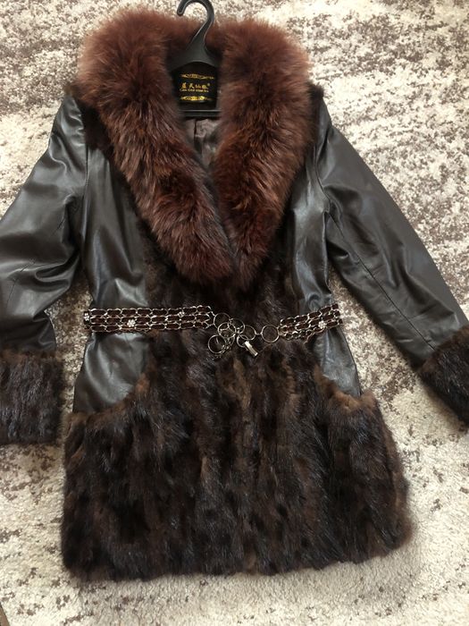 Продаж куртки з норкою