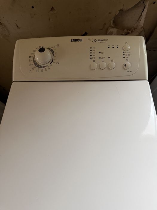 Продам пральну машину Zanussi