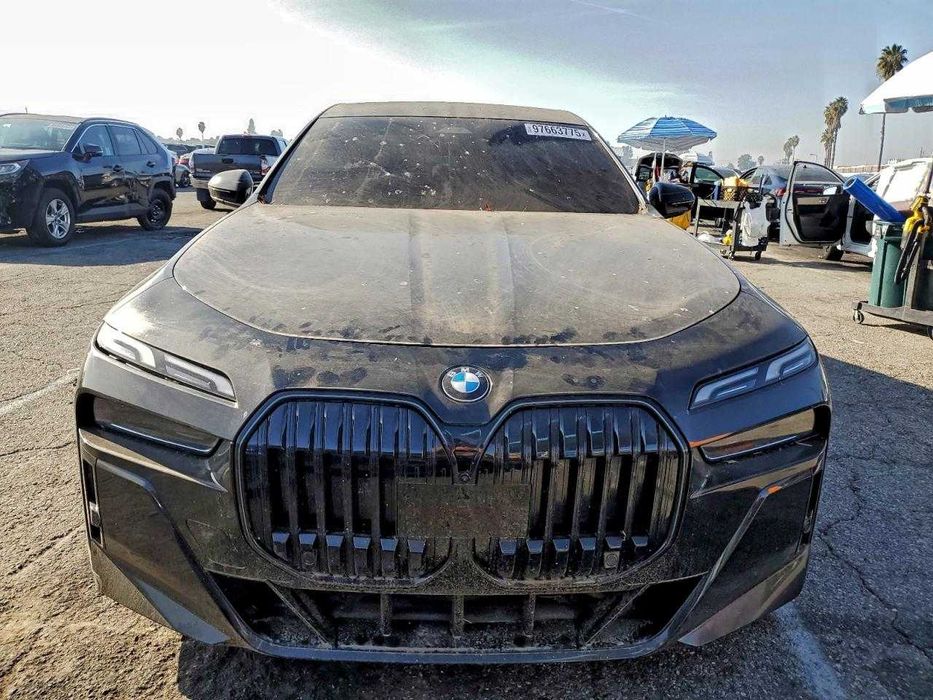 Бампер BMW G70 LCI Розборка БМВ Г70 ЛСІ запчастини БМВ Г70 475