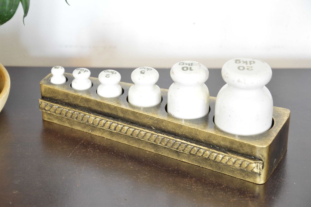 stare ceramiczne ODWAŻNIKI do WAGI szalkowej