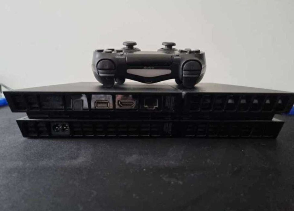 ps4 normalne +6 gier + okablowanie i 2 pady