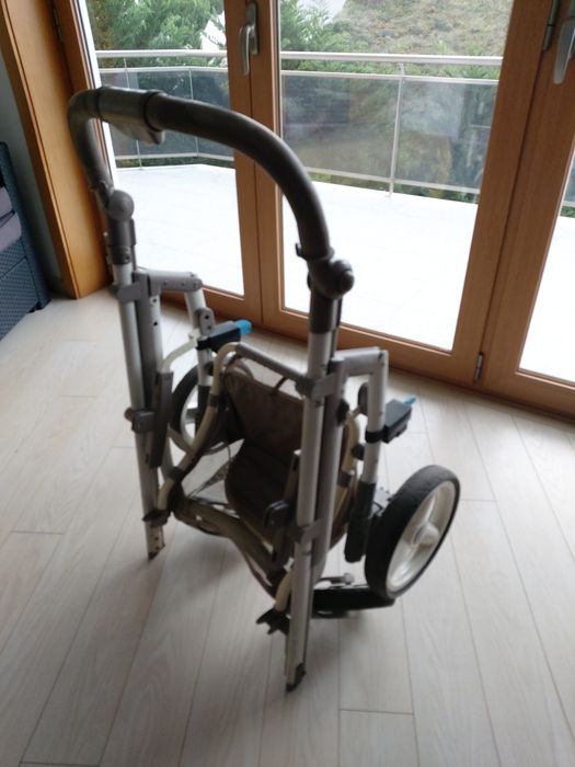Carrinho bebé (alcofa, ovo com redutor e isofix para automóvel)